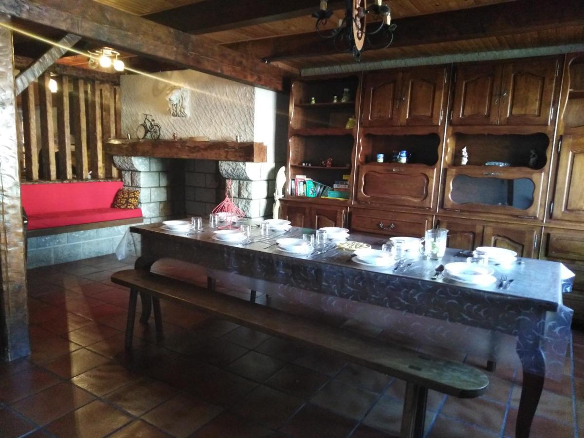 Chez Régine Ferienhaus Marcenat (Cantal)